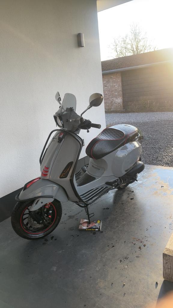 Vespa sprint 172cc mallosi, Fietsen en Brommers, Scooters | Vespa, Zo goed als nieuw, Ophalen