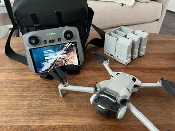 DJI Mini 4 Pro drone Fly More Combo (+Care Refresh) beschikbaar voor biedingen