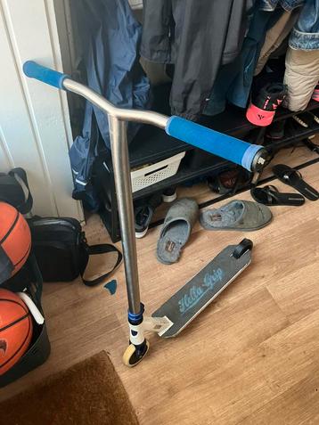Custom stuntstep met onderdelen beschikbaar voor biedingen