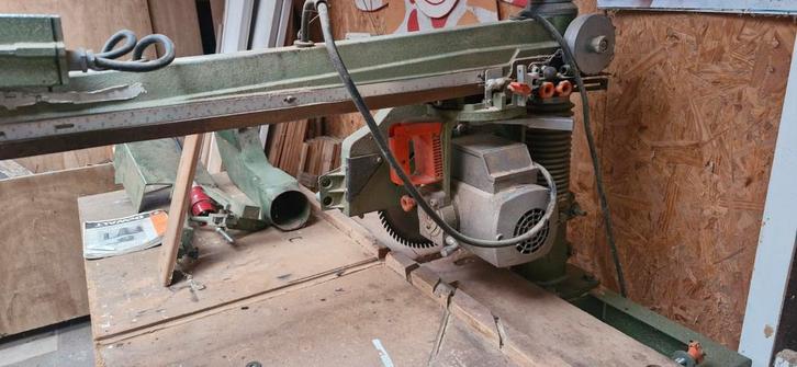 DeWalt Afkortzaag Tafel Model 1600/S, Doe-het-zelf en Verbouw, Gereedschap | Zaagmachines, Gebruikt, Afkortzaag, 1200 watt of meer