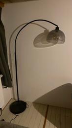 Zwarte booglamp met smoke glas, Huis en Inrichting, Lampen | Vloerlampen, Ophalen, Zo goed als nieuw, Glas