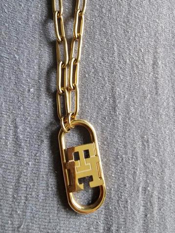Nieuwe Tommy Hilfiger ketting goudkleurig  beschikbaar voor biedingen