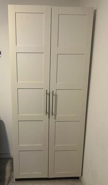 Witte IKEA kledingkast