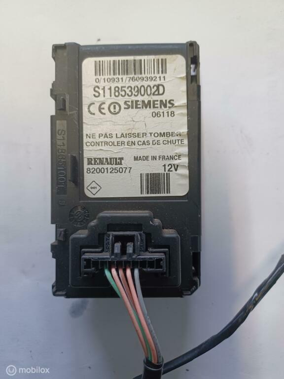 Kaartlezer origineel Renault kaart niet herkend 8200125077, Auto-onderdelen, Elektronica en Kabels, Renault, Gebruikt, Ophalen of Verzenden