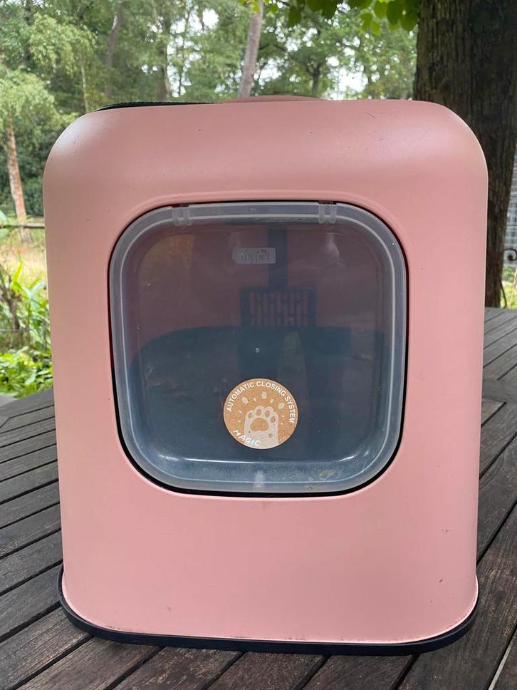 Roze kattenbak, Dieren en Toebehoren, Kattenbakken, Zo goed als nieuw, Gesloten, Ophalen