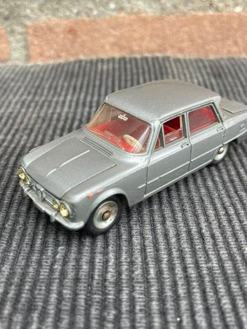 1:43 DINKY TOYS 514 ALFA ROMEO GIULIA Ti …. 60,- beschikbaar voor biedingen