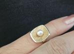 Gouden Vintage ring met parel. 2025/391., Ophalen of Verzenden, Goud, Ring, Met edelsteen