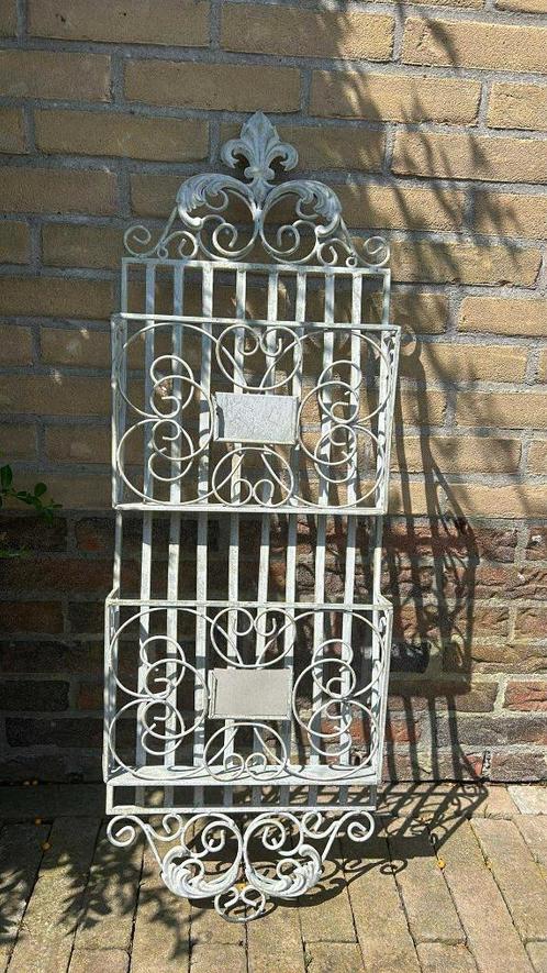 Brocant metalen lectuurrek met 2 vakken, Huis en Inrichting, Woonaccessoires | Krantenbakken en Lectuurbakken, Zo goed als nieuw