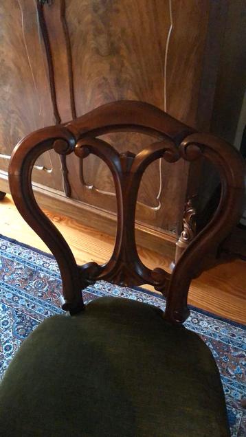 4 antieke Biedermeier eetkamerstoelen met groene velours .. beschikbaar voor biedingen