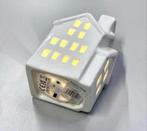 Portland - Led Verlicht Wit Huisje 12CM kerst deco kerstdorp, Nieuw, Ophalen of Verzenden, H, H