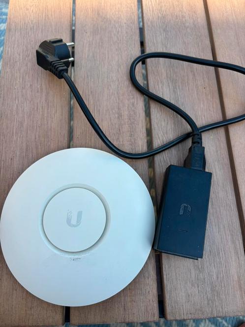 Unifi AP AC-Lite met POE injector, Computers en Software, Accesspoints, Gebruikt, Ophalen