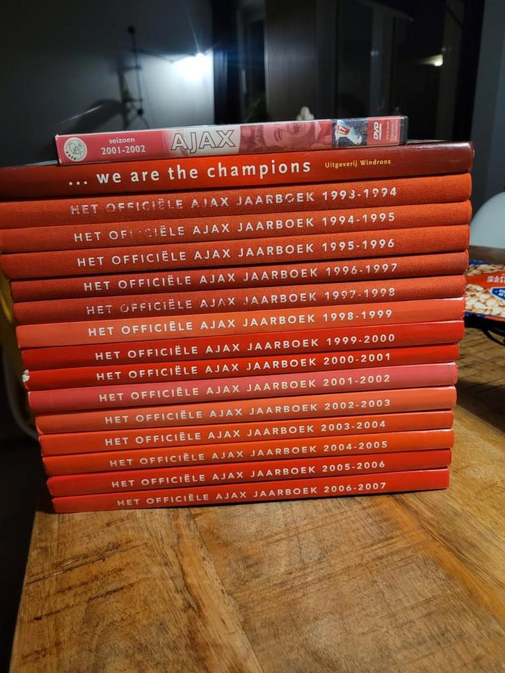 15 boeken ajax jaarboeken 1993-2007, Boeken, Sportboeken, Zo goed als nieuw, Balsport, Ophalen of Verzenden