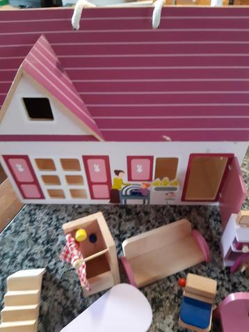 Jarnod reispoppenhuis incl extra meubels. Helemaal van hout. beschikbaar voor biedingen