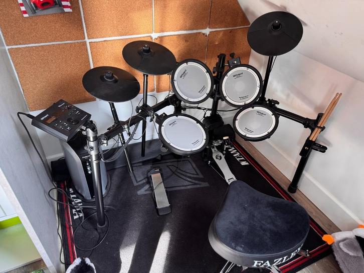elektronisch drumstel Roland TD-07DMK V-drums incl monitor, Muziek en Instrumenten, Drumstellen en Slagwerk, Zo goed als nieuw
