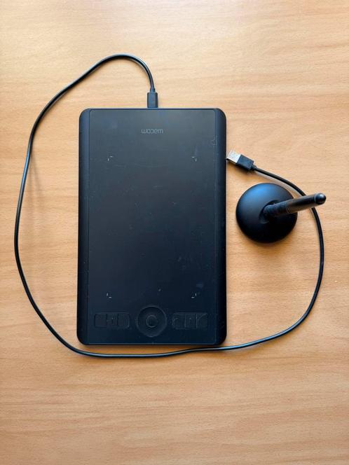 Wacom Intuos Pro Pen Tablet, Computers en Software, Tekentablets, Zo goed als nieuw, Ophalen of Verzenden