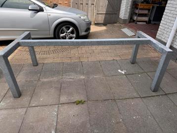 Tuintafel onderstel beschikbaar voor biedingen