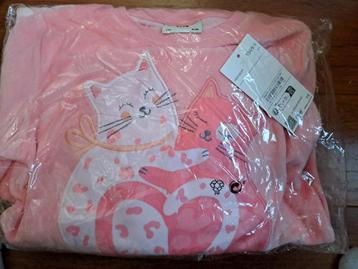 Nieuwe warme pyjama maat 134 beschikbaar voor biedingen