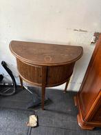 Antiek halfrond tafeltje, Ophalen