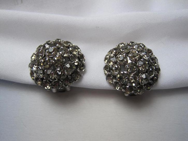 Oorbellen Warner koepel model/ijsgrijs rijnsteentjes, Sieraden, Tassen en Uiterlijk, Oorbellen, Zo goed als nieuw, Overige materialen