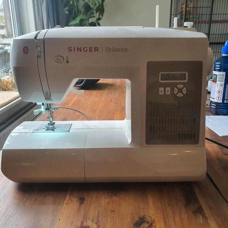 Singer Brillance Naaimachine - Model 6180, Hobby en Vrije tijd, Naaimachines en Toebehoren, Gebruikt, Naaimachine, Singer, Ophalen of Verzenden