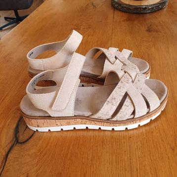 Medicus Malika sandalen 38 beige leer uitneembaar voetbed beschikbaar voor biedingen