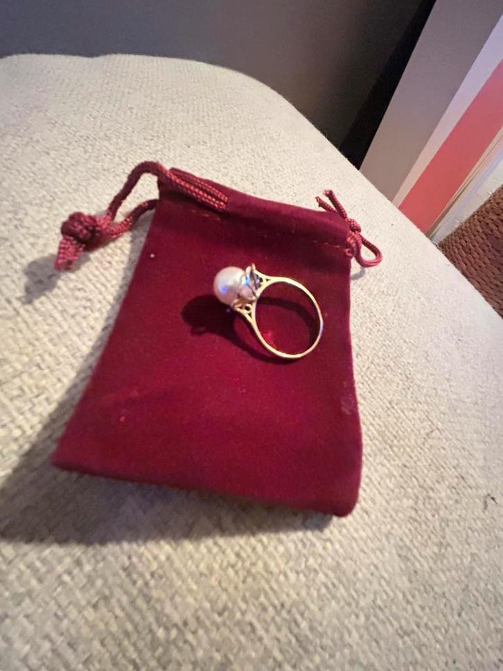 18K Gouden Ring met Zoutwater Parel, Sieraden, Tassen en Uiterlijk, Ringen, Dame, Kleiner dan 17, Goud, Goud, Met parel, Ophalen of Verzenden