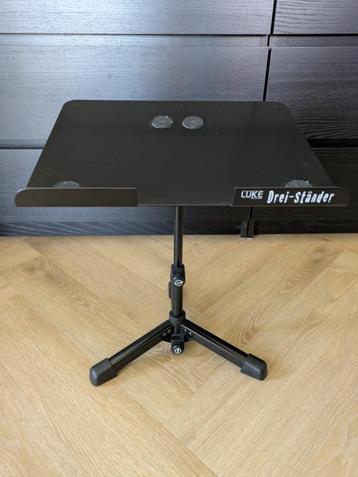 Luke Drei-Ständer laptopstandaard beschikbaar voor biedingen