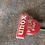 SPELDJE Unox keurpak, Verzamelen, Speldjes, Pins en Buttons, Ophalen of Verzenden, Zo goed als nieuw