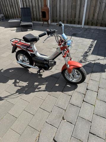 Tomos yongster beschikbaar voor biedingen
