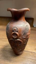 Antieke Chinese Rode Aardewerk Vaas met Draken, Antiek en Kunst, Verzenden