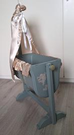 Poppewiegje gerestyled, Antiek en Kunst, Curiosa en Brocante, Ophalen