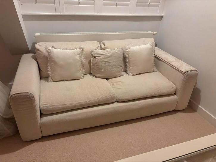 Witte Slaapbank met Kussens - Netjes!, Huis en Inrichting, Banken | Sofa's en Chaises Longues, Gebruikt, Tweepersoons, 150 tot 200 cm