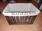Tijdschriftenmand van riet met stoffen voering, Ophalen, Gebruikt