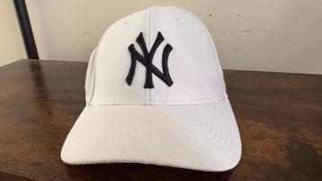 ’47 NY Yankees White Cap – 100% Polyester, Unisex” beschikbaar voor biedingen