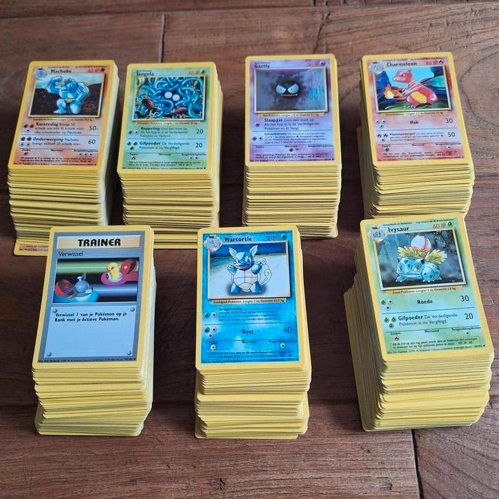 750 Base set kaarten 1995 1999, Hobby en Vrije tijd, Verzamelkaartspellen | Pokémon, Zo goed als nieuw, Meerdere kaarten, Ophalen of Verzenden