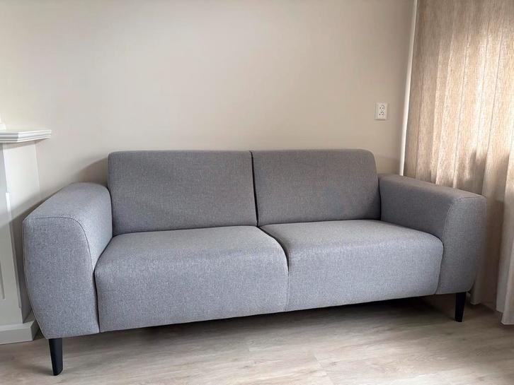 2,5 zitsbank in nieuwstaat, Huis en Inrichting, Banken | Bankstellen, Zo goed als nieuw, Rechte bank, 75 tot 100 cm, Stof, Ophalen