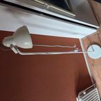 Witte vloerlamp, in goede staat, Huis en Inrichting, Lampen | Vloerlampen, Ophalen, Zo goed als nieuw, 150 tot 200 cm