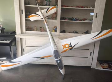 Fms Fox 3 meter span met eventueel 2 nieuwe Lipo's erbij  beschikbaar voor biedingen