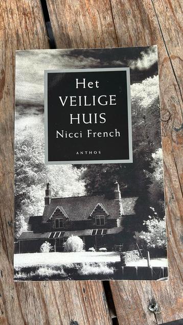 Nicci French - Het veilige huis beschikbaar voor biedingen