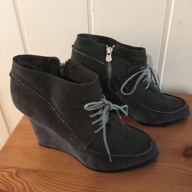 Groene suede leren pumps met sleehak van Supertrash, maat 41, Kleding | Dames, Schoenen, Zo goed als nieuw, Pumps, Groen, Verzenden