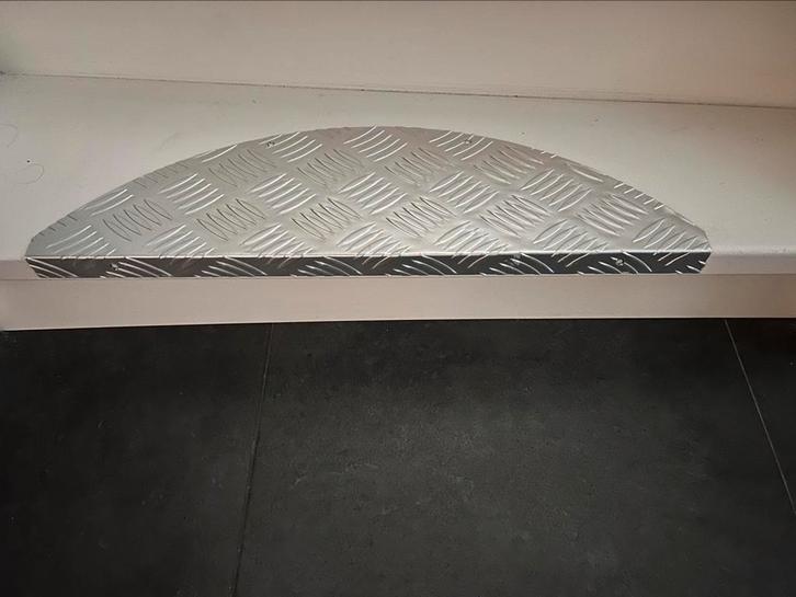 IJzeren trapmaantjes, Doe-het-zelf en Verbouw, Ladders en Trappen, Zo goed als nieuw, Ophalen