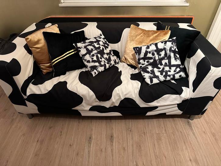 Ikea bank met koeienprint hoes + kussens, Huis en Inrichting, Banken | Bankstellen, Zo goed als nieuw, Rechte bank, Driepersoons