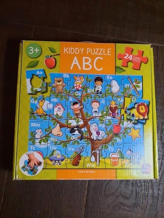 ABC puzzel in doos met handgreep, Kinderen en Baby's, Speelgoed | Kinderpuzzels, Gebruikt, 10 tot 50 stukjes, Ophalen