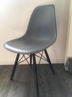 Leuke kuipstoel met houten pootjes, Ophalen, Gebruikt, Eén