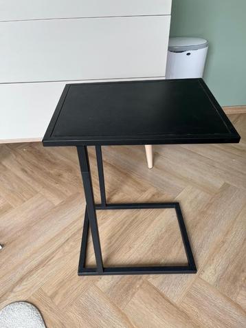 Bijzettafel zwart metalen zwart 43x33x60 (lxbxh)