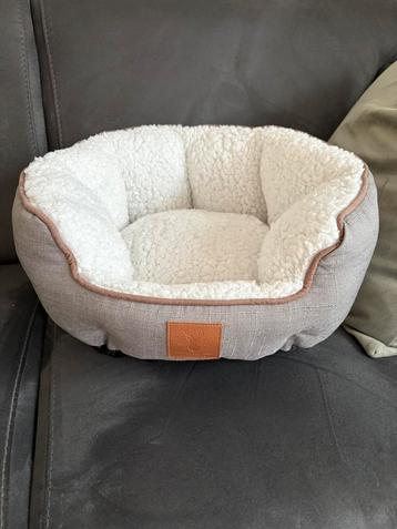 Leuke honden/katten mandje van boony beschikbaar voor biedingen