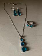 Mooie zilveren set ketting met bijpassende oorbellen en ring, Ophalen, Met hanger, Blauw, Nieuw