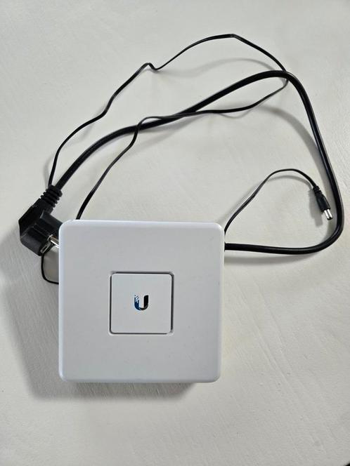 Ubiquiti USG, Computers en Software, Routers en Modems, Zo goed als nieuw, Ophalen of Verzenden