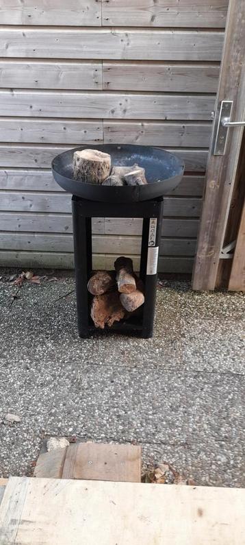 Vuurschaal met houtopslag "3 stuks"  beschikbaar voor biedingen