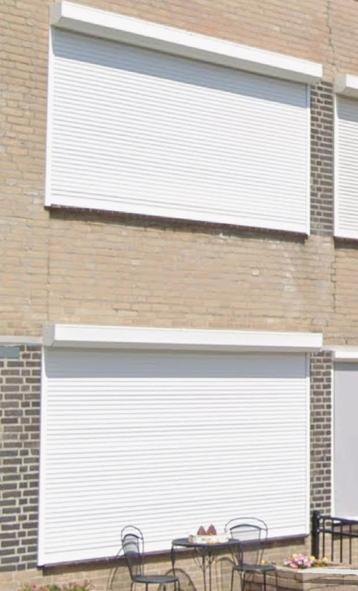2 grote rolluiken beschikbaar voor biedingen